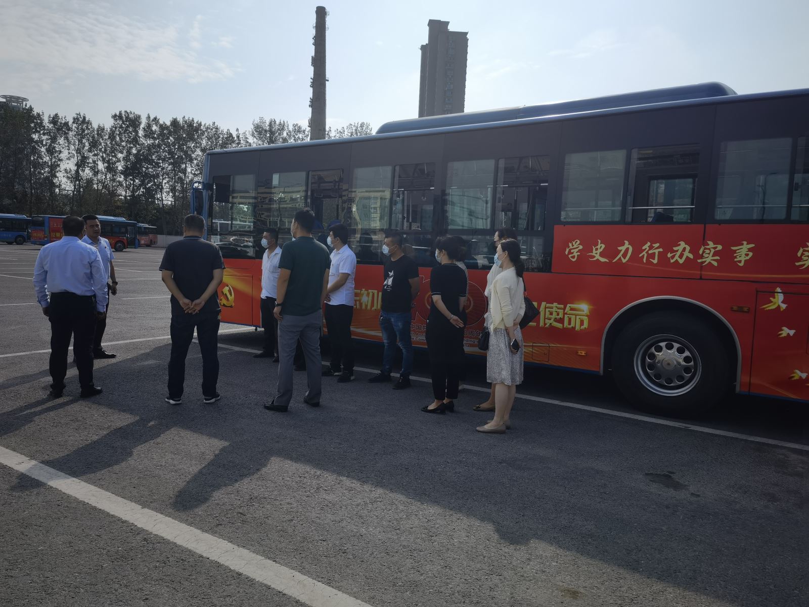 汽服公司至公交集團公交事業(yè)一部黨支部參觀交流黨建工作